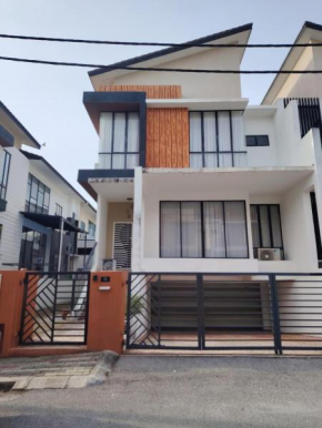 Botani Double-Storey Haven 5B4B by verve 19pax
